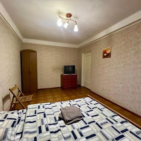 Квартира Эконом-Класса Возле Метро Левобережная Kiev Eksteriør bilde
